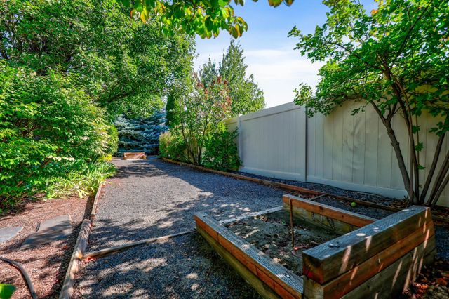 1709 S Steen Rd, Veradale, WA 99037