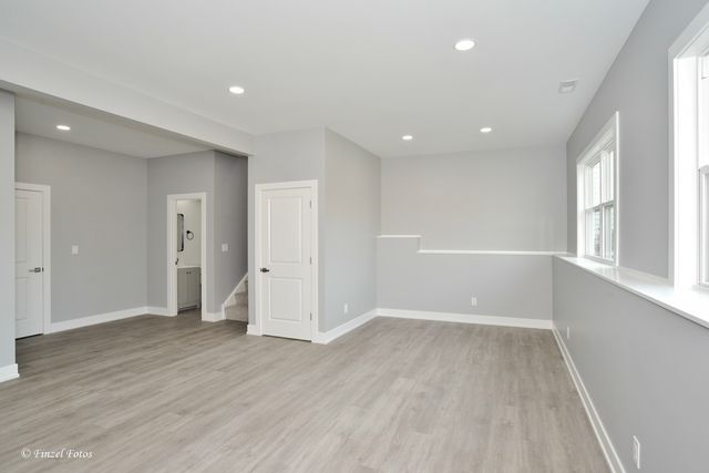 1507 6th Street, Harvard, IL 60033