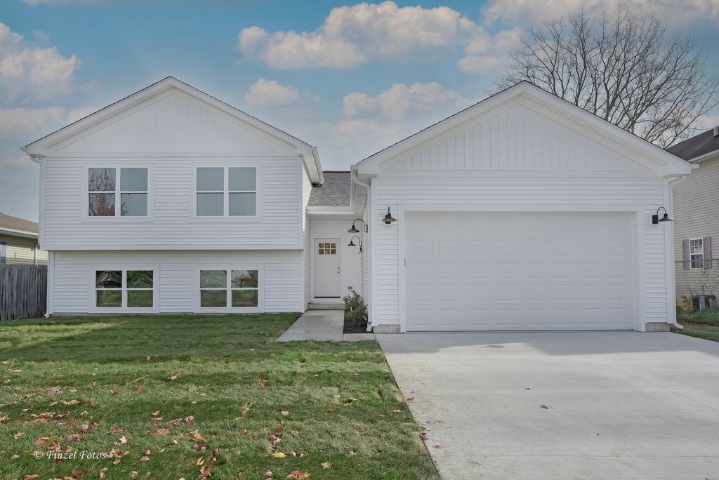 1507 6th Street, Harvard, IL 60033