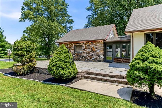 2732 OLD CEDAR GROVE RD, Broomall, PA 19008