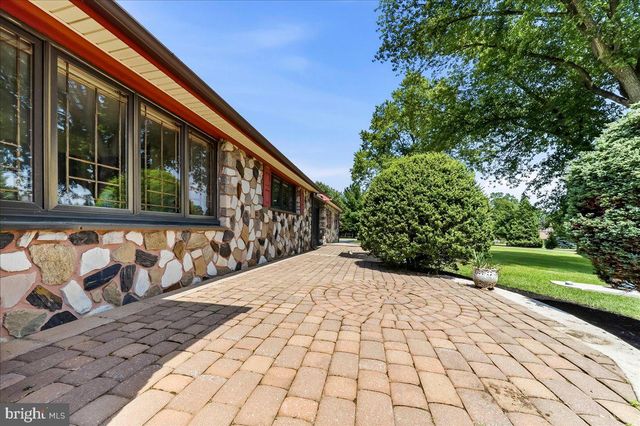 2732 OLD CEDAR GROVE RD, Broomall, PA 19008