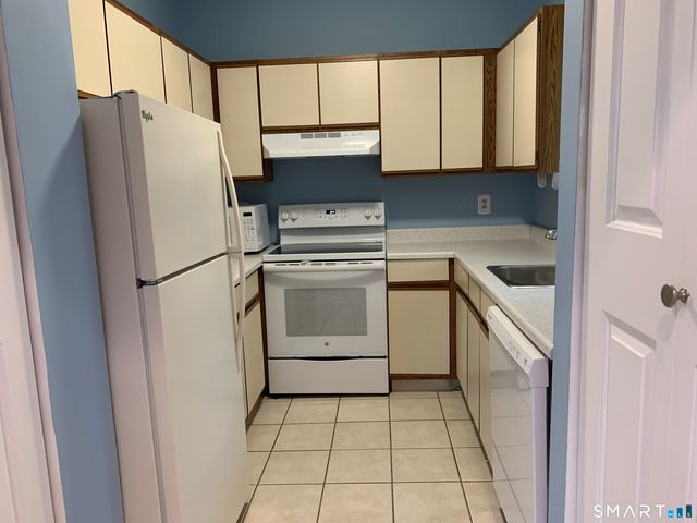 8 Taylor Avenue APT 2, Norwalk, CT 06854