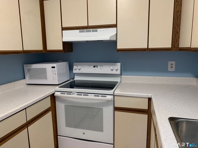 8 Taylor Avenue APT 2, Norwalk, CT 06854