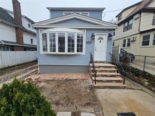 8478 160th Street, Jamaica Hills, NY 11432