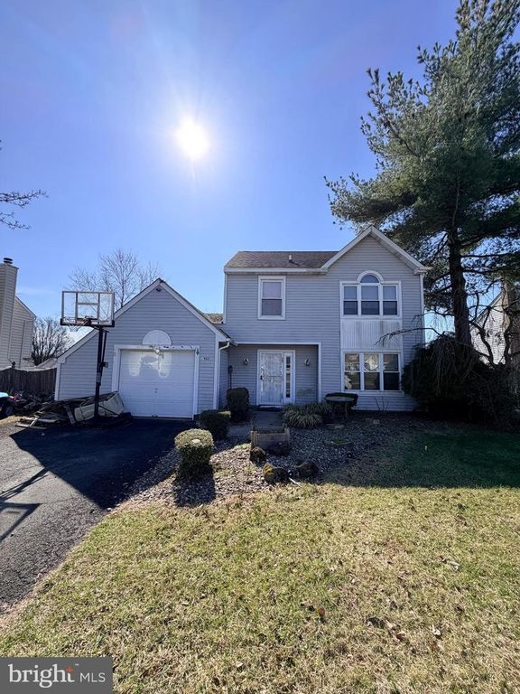 1905 DEERFIELD DR, Bensalem, PA 19020