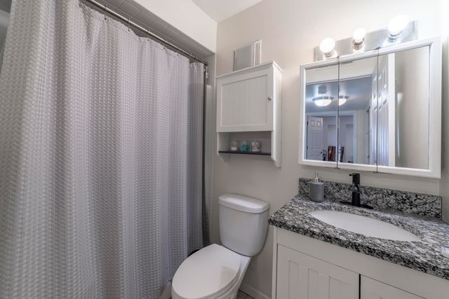 1079 Millpond Road E, Valparaiso, IN 46385