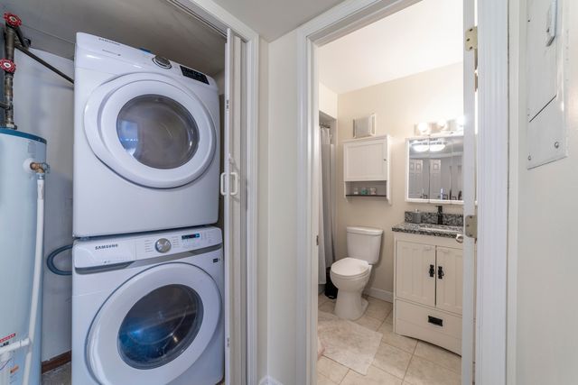 1079 Millpond Road E, Valparaiso, IN 46385