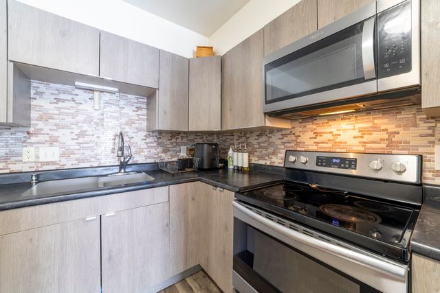 1079 Millpond Road E, Valparaiso, IN 46385