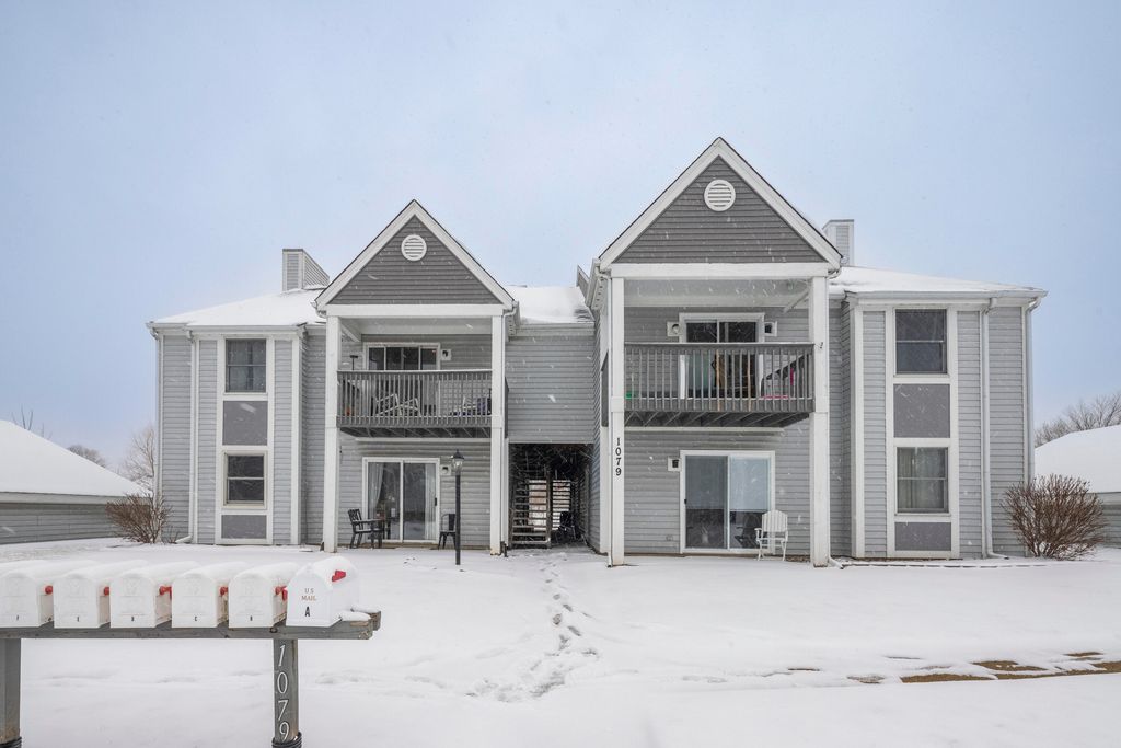 1079 Millpond Road E, Valparaiso, IN 46385