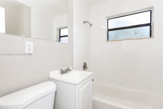 1367 NE 27th St, Pompano Beach, FL 33064