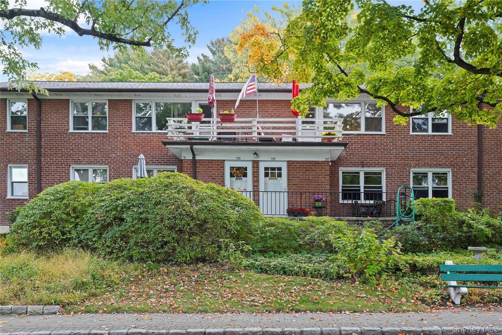 135 S Buckhout Street 135, Irvington, NY 10533 — photo 2