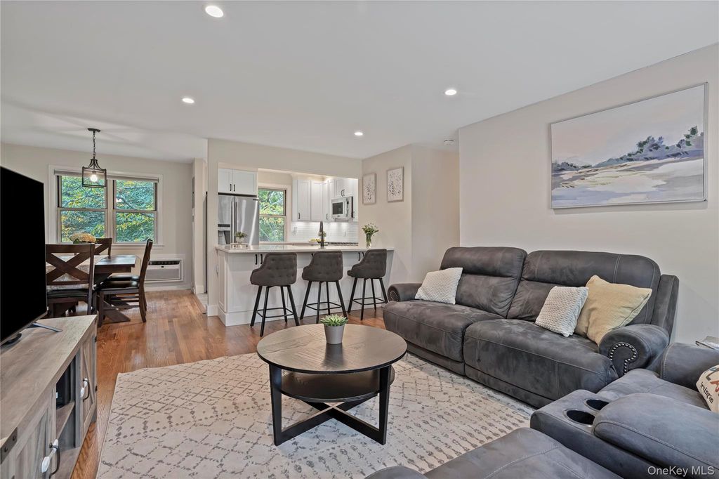 135 S Buckhout Street 135, Irvington, NY 10533 — photo 3