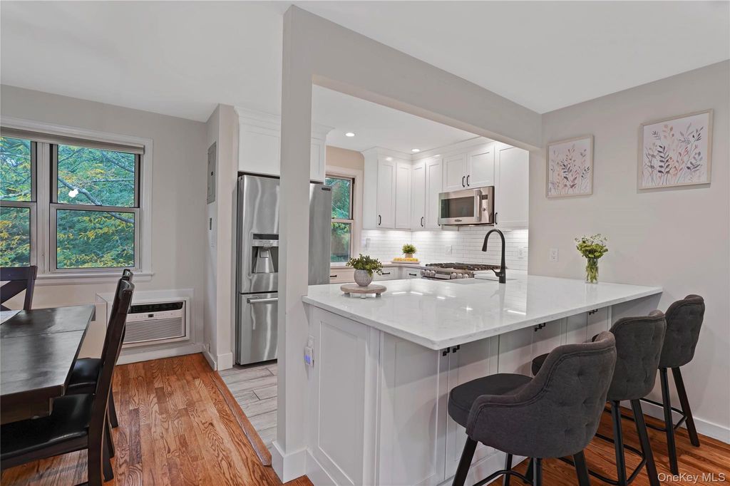 135 S Buckhout Street 135, Irvington, NY 10533 — photo 4