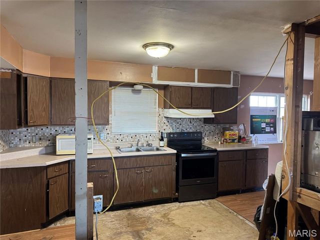 24 Sandy Drive, Arnold, MO 63010