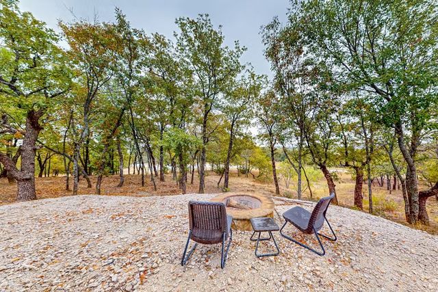 667 Sandstone Court, Sunset, TX 76270