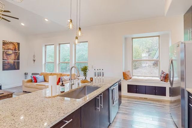 667 Sandstone Court, Sunset, TX 76270