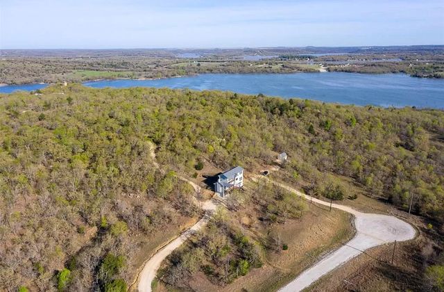 667 Sandstone Court, Sunset, TX 76270