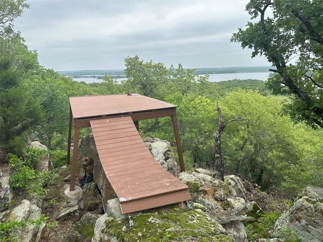 667 Sandstone Court, Sunset, TX 76270