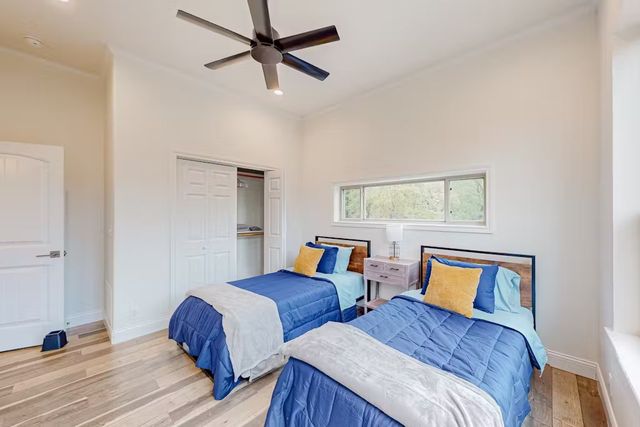 667 Sandstone Court, Sunset, TX 76270