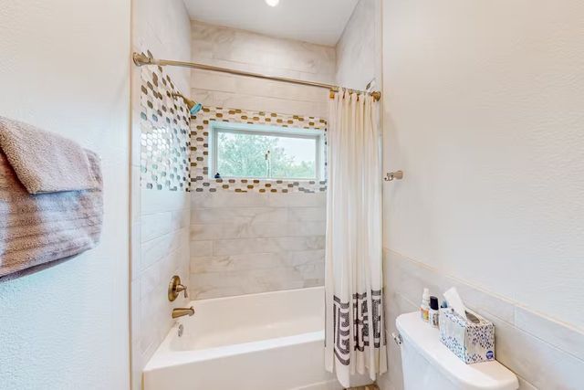 667 Sandstone Court, Sunset, TX 76270