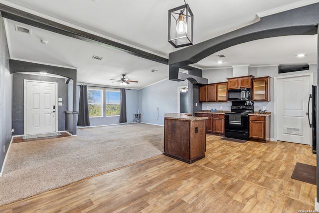 3876 County Road 427, Stockdale, TX 78160