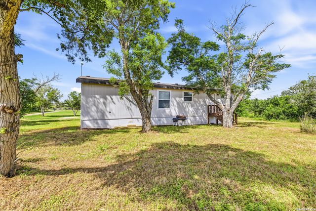 3876 County Road 427, Stockdale, TX 78160