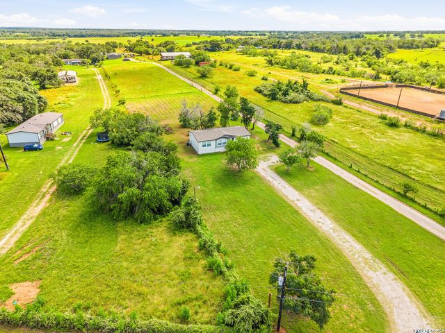3876 County Road 427, Stockdale, TX 78160