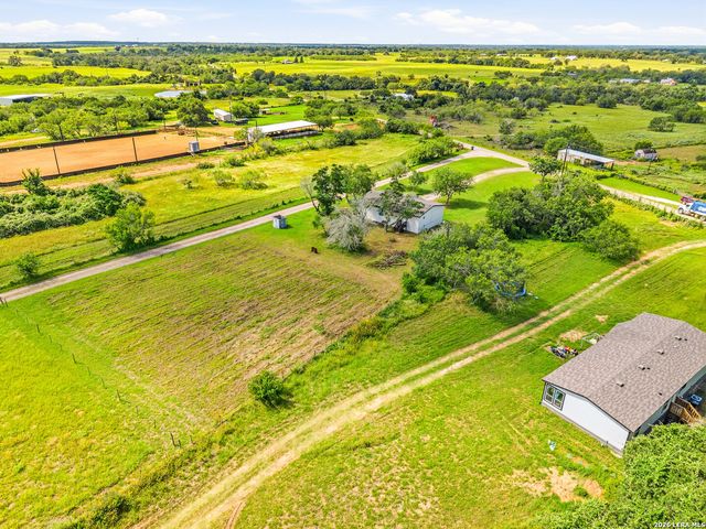 3876 County Road 427, Stockdale, TX 78160