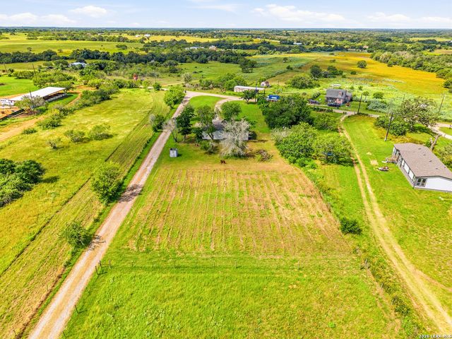 3876 County Road 427, Stockdale, TX 78160