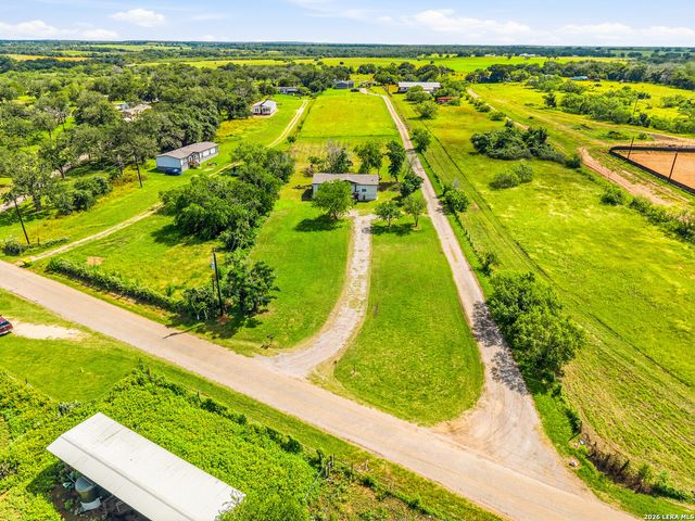 3876 County Road 427, Stockdale, TX 78160