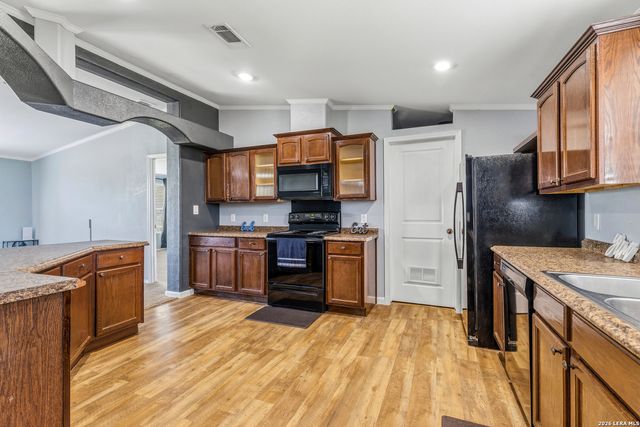 3876 County Road 427, Stockdale, TX 78160