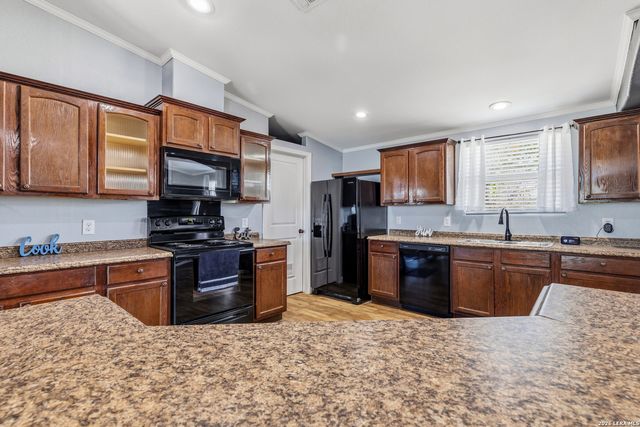 3876 County Road 427, Stockdale, TX 78160