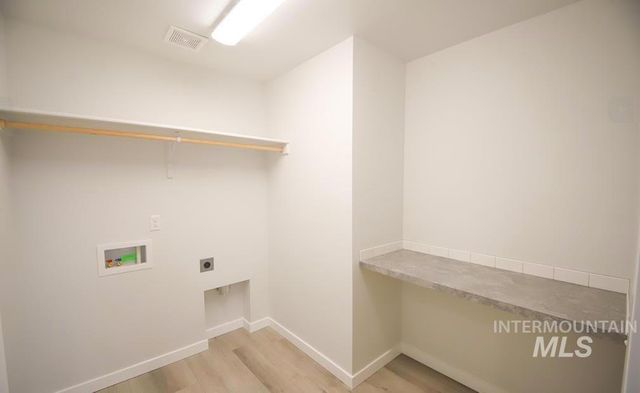 7092 W Grand Rapids Dr, Meridian, ID 83646