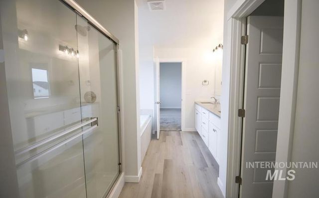 7092 W Grand Rapids Dr, Meridian, ID 83646