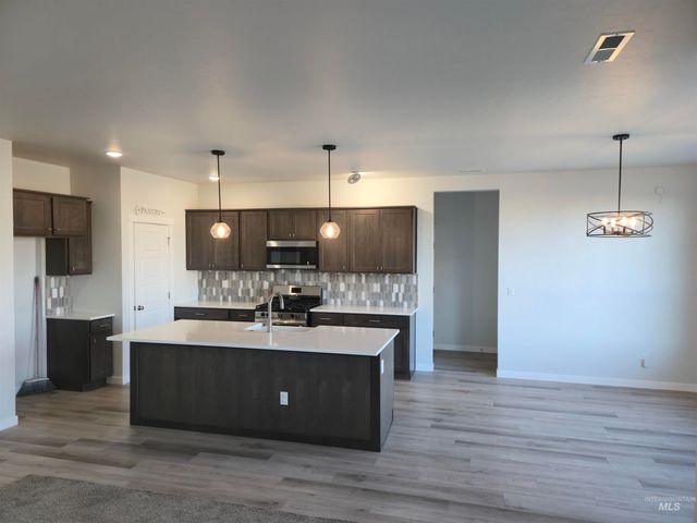 7092 W Grand Rapids Dr, Meridian, ID 83646