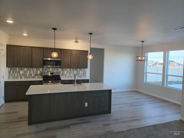 7092 W Grand Rapids Dr, Meridian, ID 83646