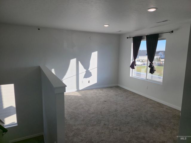 7092 W Grand Rapids Dr, Meridian, ID 83646