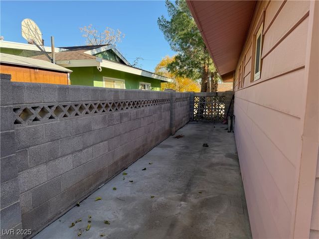 617 Mayfield Street, Las Vegas, NV 89107