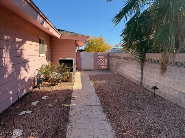 617 Mayfield Street, Las Vegas, NV 89107