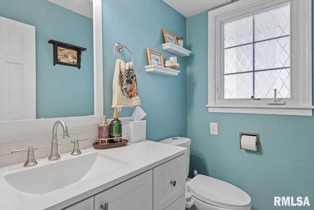 158 COUNTRY LAKE Road, Springfield, IL 62711