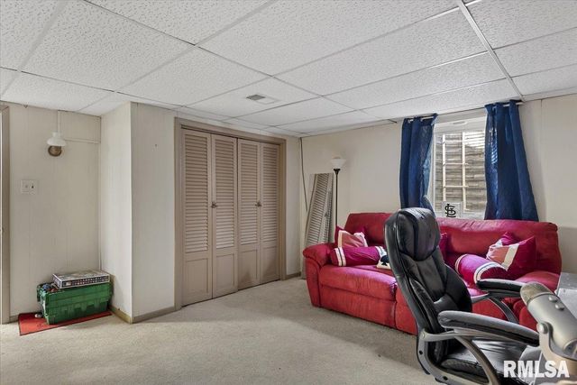 158 COUNTRY LAKE Road, Springfield, IL 62711