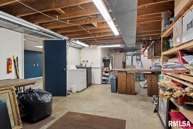 158 COUNTRY LAKE Road, Springfield, IL 62711