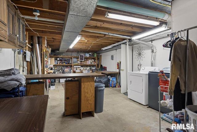 158 COUNTRY LAKE Road, Springfield, IL 62711