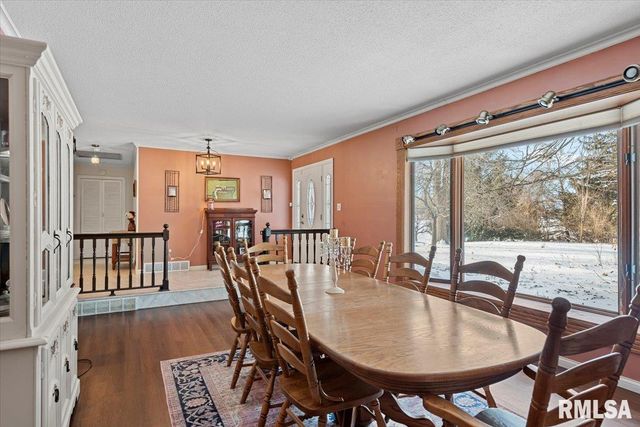 158 COUNTRY LAKE Road, Springfield, IL 62711