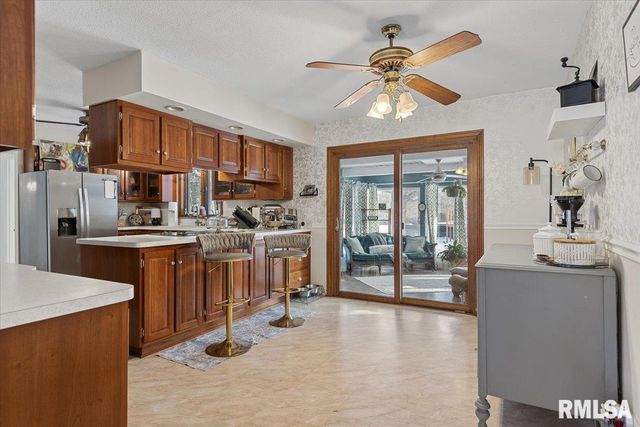 158 COUNTRY LAKE Road, Springfield, IL 62711