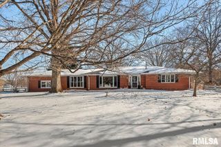 158 COUNTRY LAKE Road, Springfield, IL 62711