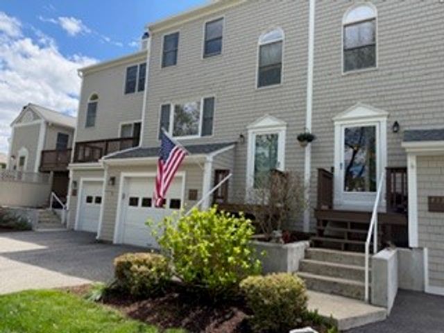 414 North Lane, Bristol, RI 02809