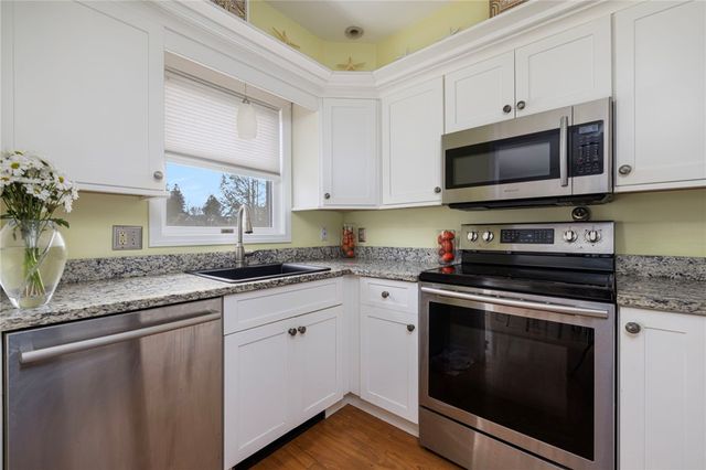 414 North Lane, Bristol, RI 02809