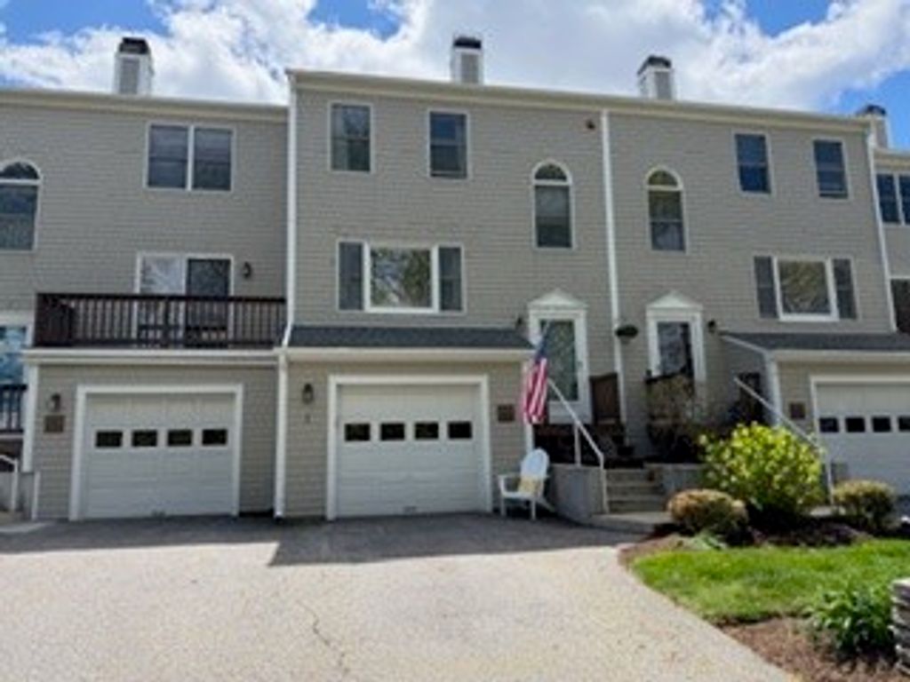 414 North Lane, Bristol, RI 02809