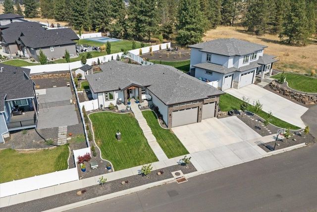 4210 W Pine Cliff Dr, Spokane, WA 99208